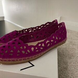 Via Spiga Fushia flats